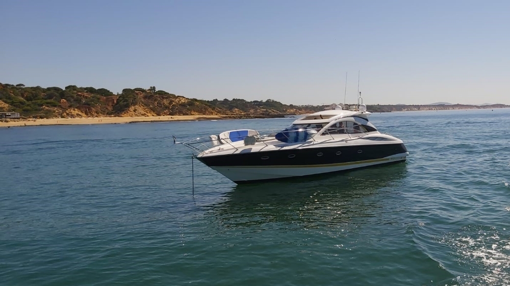 B.Happy Luxury Charter - Champagne cruises vilamoura